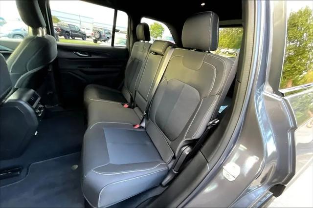 2025 Jeep Grand Cherokee Laredo X 4x4