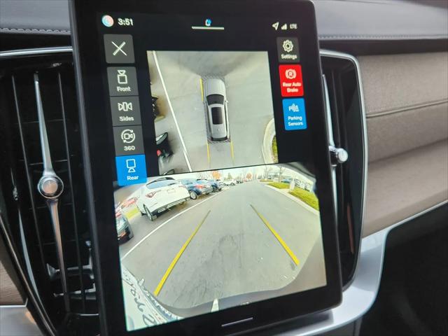 2026 Volvo XC90 Ultra Dark Theme, B6 AWD Gas (mild hybrid), Gasoline, 7 Seats