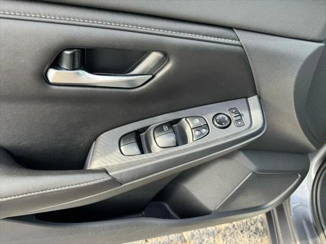 2023 Nissan Sentra SV Xtronic CVT