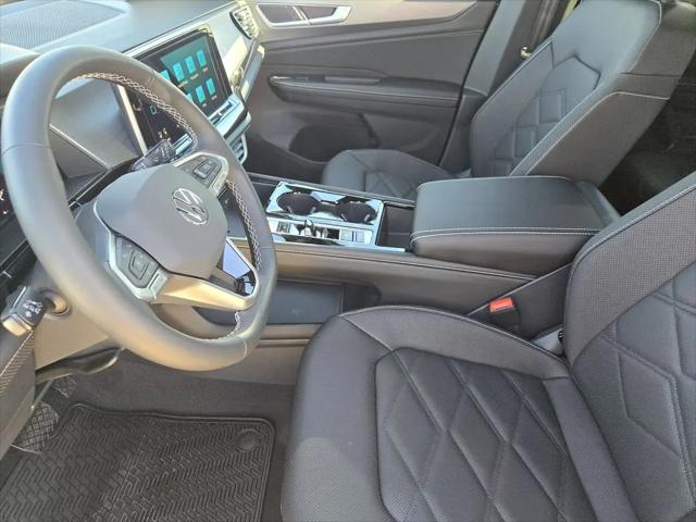 2026 Volkswagen Atlas Cross Sport SE with Technology
