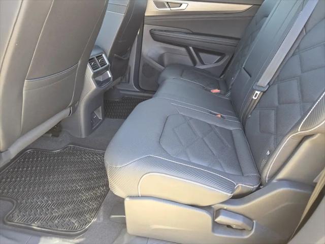 2026 Volkswagen Atlas Cross Sport SE with Technology