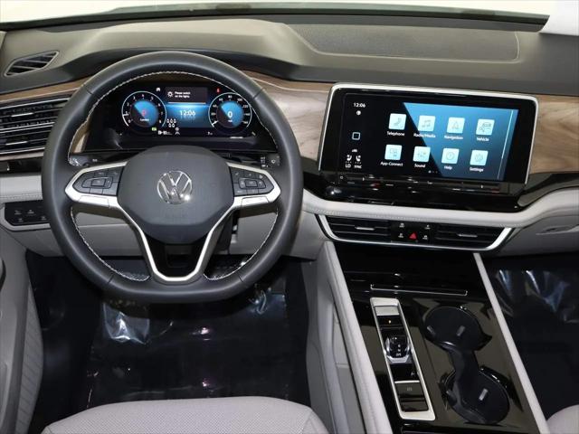 2026 Volkswagen Atlas SE with Technology