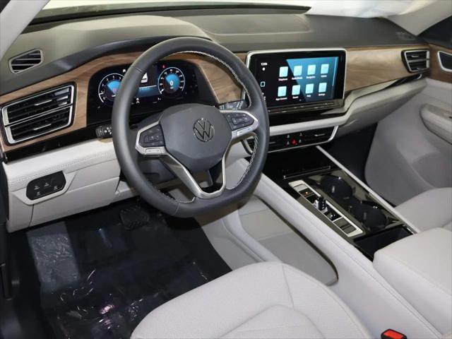 2026 Volkswagen Atlas SE with Technology
