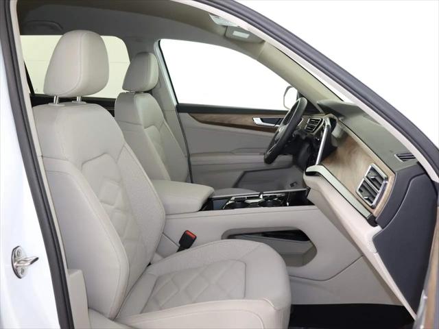 2026 Volkswagen Atlas SE with Technology