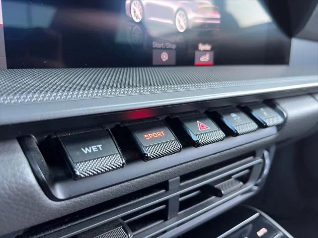 2021 Porsche 911 Carrera 4 Cabriolet