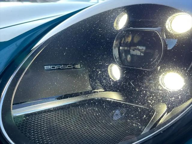 2021 Porsche 911 Carrera 4 Cabriolet