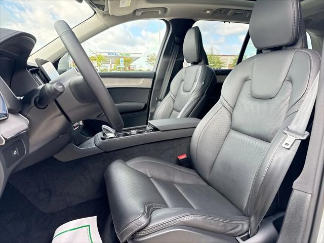 2026 Volvo XC90 Ultra, B6 AWD Gas (mild hybrid), Gasoline, Bright, 7 Seats
