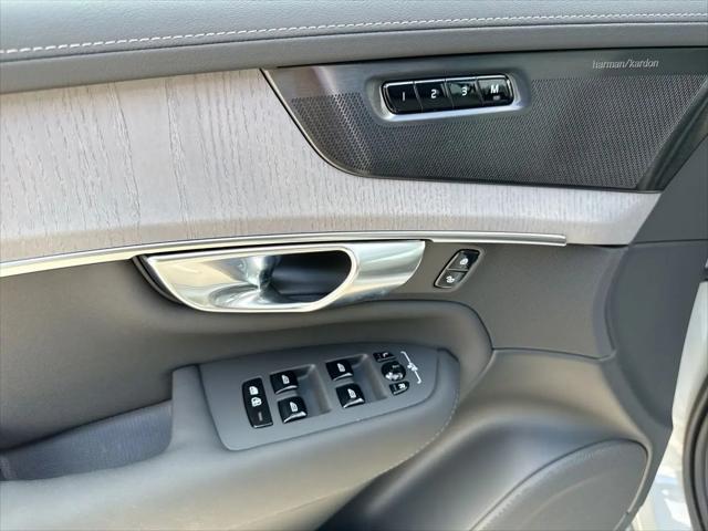 2026 Volvo XC90 Ultra, B6 AWD Gas mild hybrid, Gasoline, Bright, 7 Seats