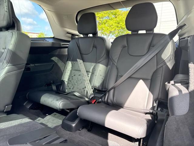 2026 Volvo XC90 Ultra, B6 AWD Gas mild hybrid, Gasoline, Bright, 7 Seats