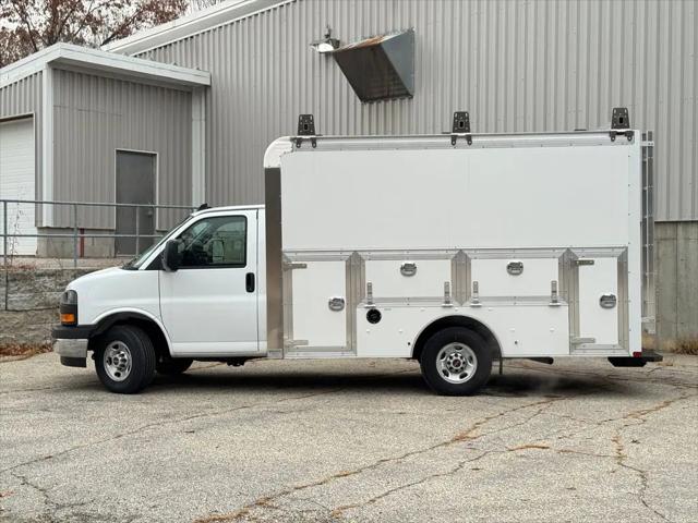 2025 GMC Savana Cutaway Work Van