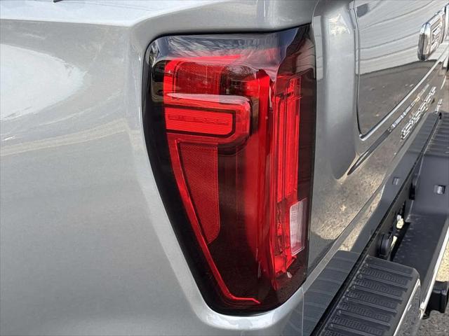 2026 GMC Sierra 1500 Crew Cab, Short Bed, SLT, 4WD