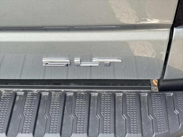 2026 GMC Sierra 1500 Crew Cab, Short Bed, SLT, 4WD
