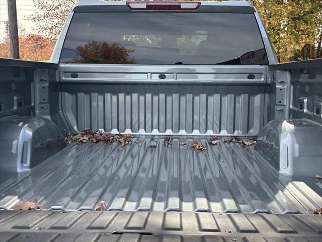 2026 GMC Sierra 1500 Crew Cab, Short Bed, SLT, 4WD