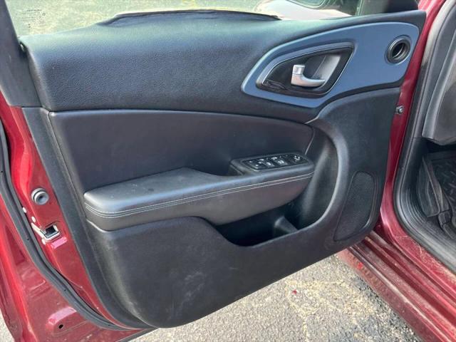 2015 Chrysler 200 S