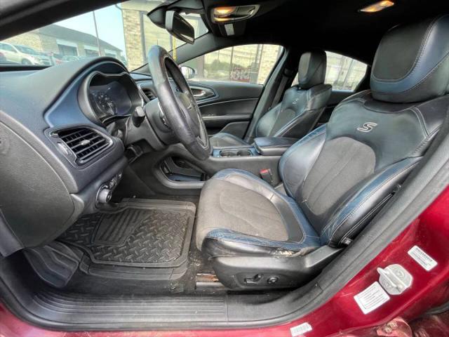 2015 Chrysler 200 S