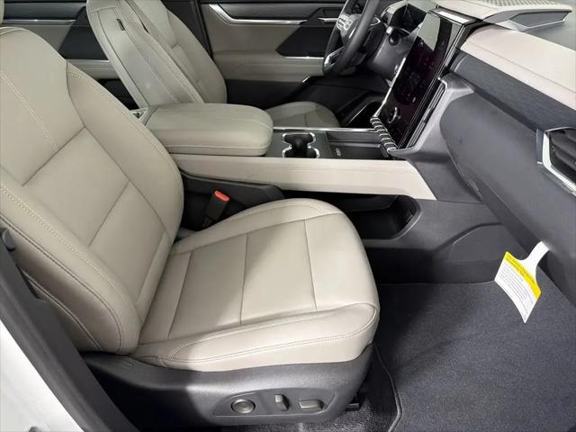 2026 GMC Acadia Elevation FWD