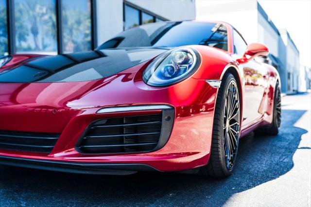 2018 Porsche 911 Carrera