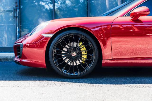 2018 Porsche 911 Carrera
