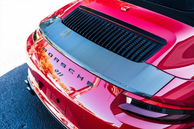 2018 Porsche 911 Carrera