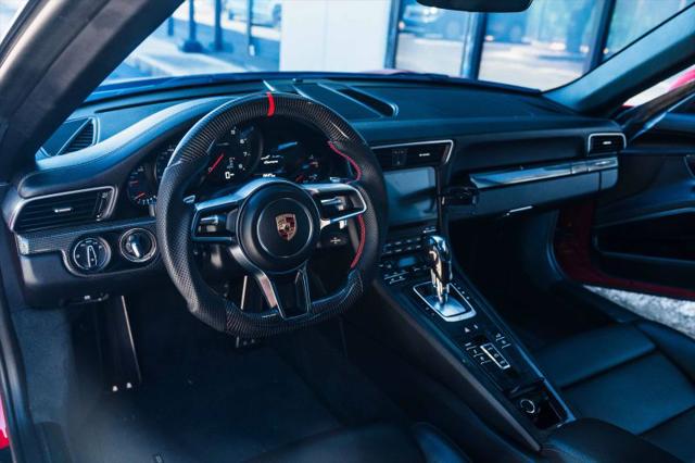 2018 Porsche 911 Carrera