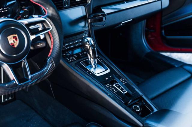 2018 Porsche 911 Carrera