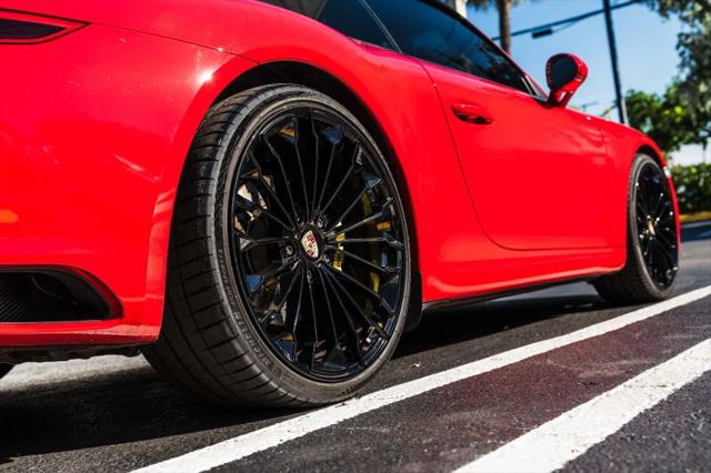 2018 Porsche 911 Carrera