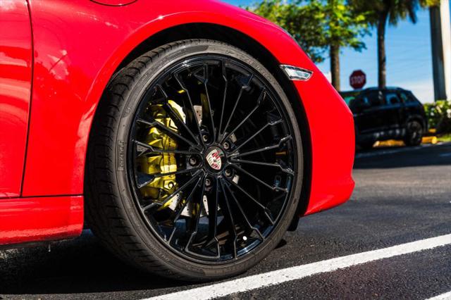 2018 Porsche 911 Carrera