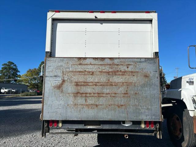 2002 Ford E-350 Cutaway Base