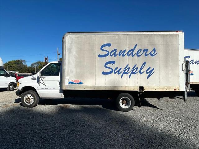 2002 Ford E-350 Cutaway Base