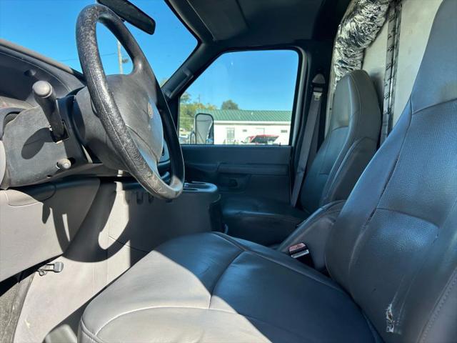 2002 Ford E-350 Cutaway Base