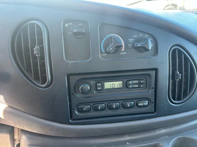 2002 Ford E-350 Cutaway Base