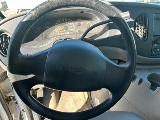2002 Ford E-350 Cutaway Base