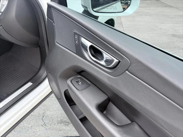 2023 Volvo XC60 B5 Core