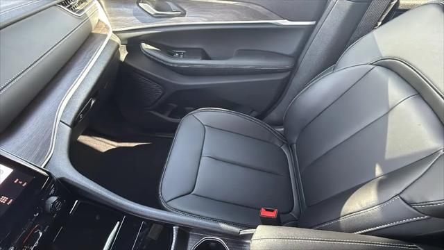 2025 Jeep Grand Cherokee L Limited 4x4