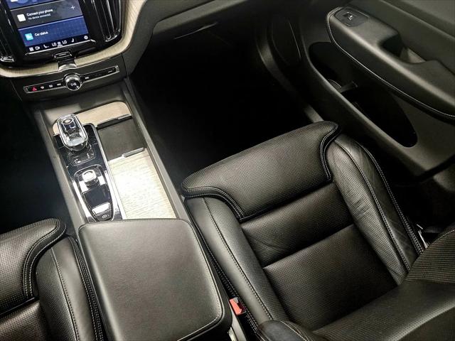 2022 Volvo XC60 B5 Inscription