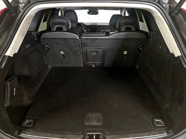 2022 Volvo XC60 B5 Inscription