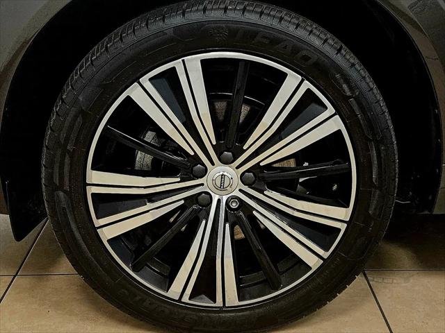 2022 Volvo XC60 B5 Inscription