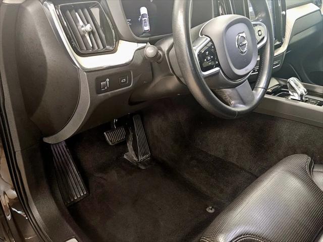 2022 Volvo XC60 B5 Inscription