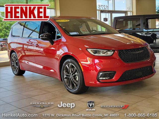 2026 Chrysler Pacifica Select for sale in Battle Creek, MI