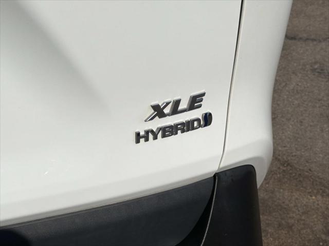 2022 Toyota RAV4 Hybrid XLE
