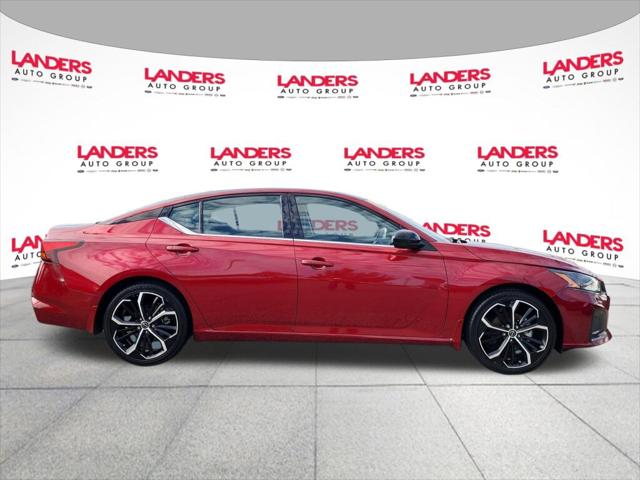 2023 Nissan Altima SR FWD 2023 Nissan Altima SR FWD