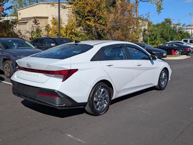 2024 Hyundai Elantra SEL 2024 Hyundai Elantra SEL