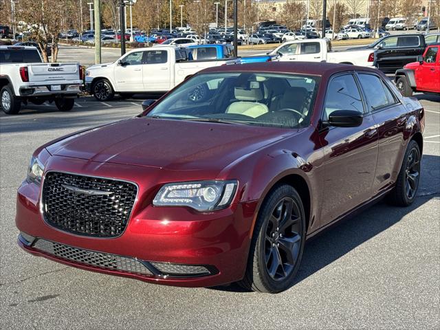 2021 Chrysler 300 Touring