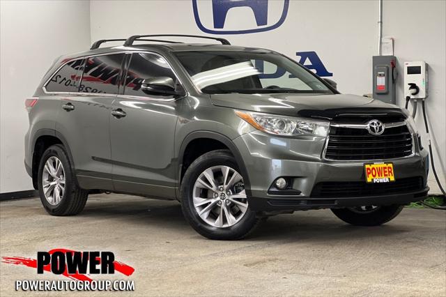2016 Toyota Highlander LE Plus V6