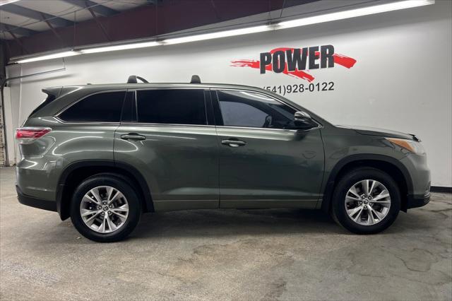 2016 Toyota Highlander LE Plus V6