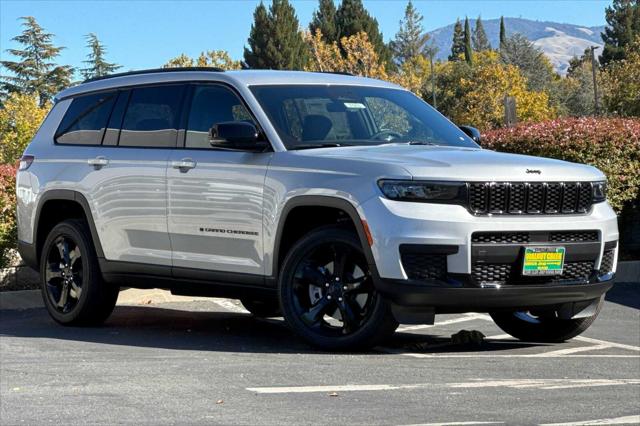 2025 Jeep Grand Cherokee GRAND CHEROKEE L ALTITUDE 4X4