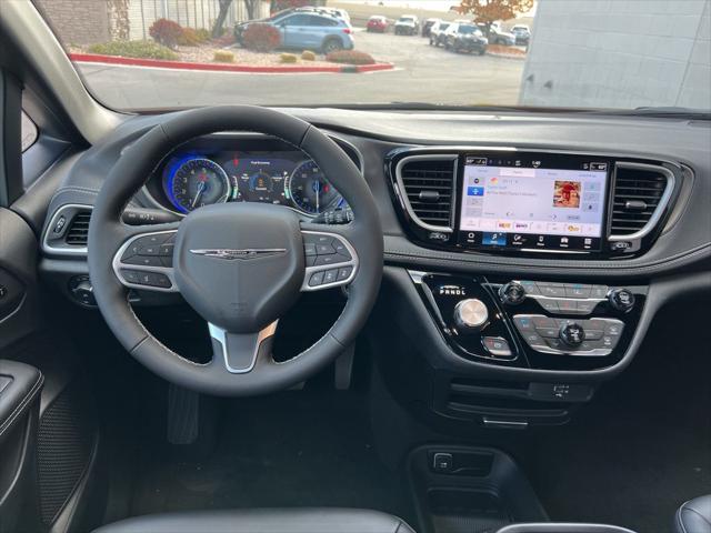 2026 Chrysler Pacifica Select AWD