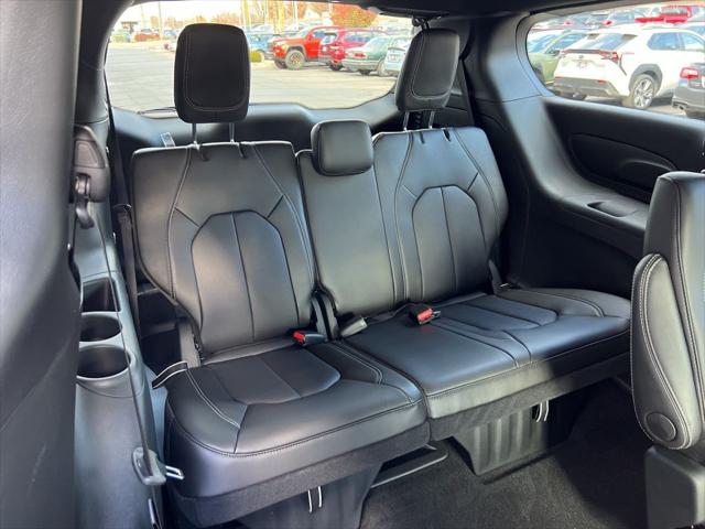 2026 Chrysler Pacifica Select AWD