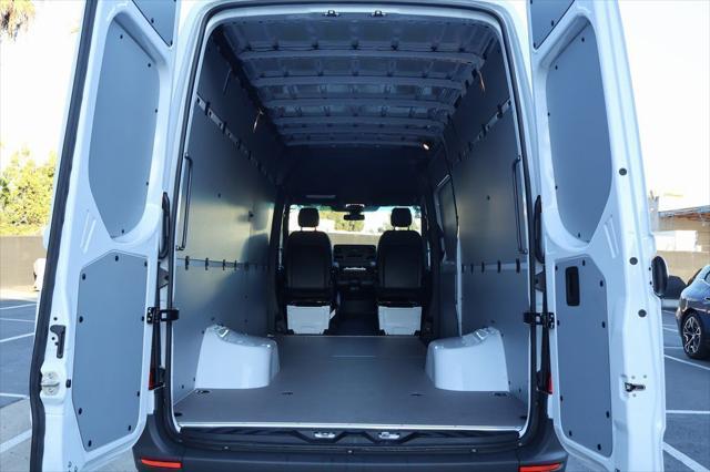 2026 Mercedes-Benz Sprinter Cargo Van High Roof 4-Cyl Diesel HO