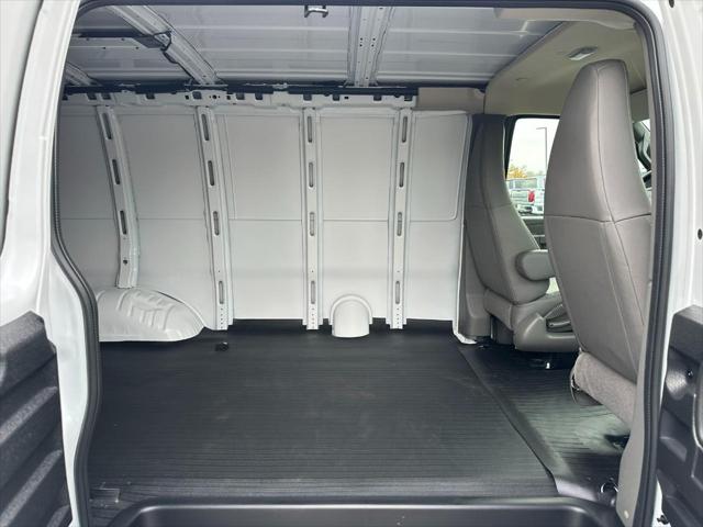 2025 Chevrolet Express Cargo Van RWD 2500 Regular Wheelbase WT